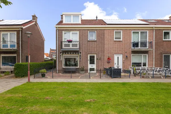 Nicolaes van Stellingwerffstraat 11, MEDEMBLIK