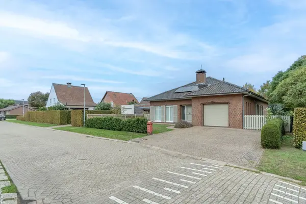 Oosteinde 23, Ravels