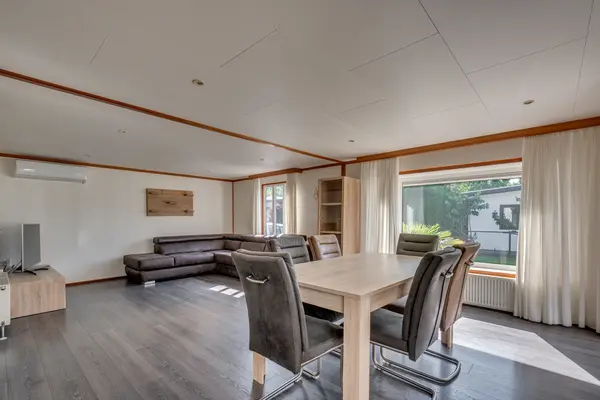 De Peel 13J67, Heel