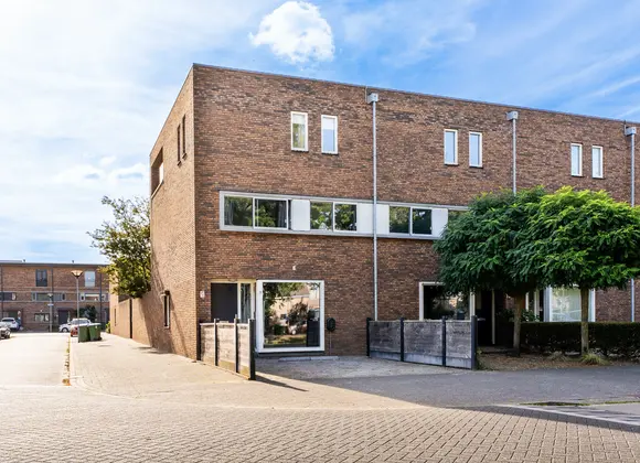 Moeraszegge 11