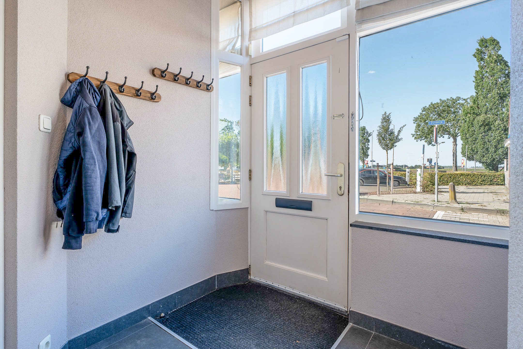Twee-onder-één-kap te koop: Zuiddijk 44, Langeweg