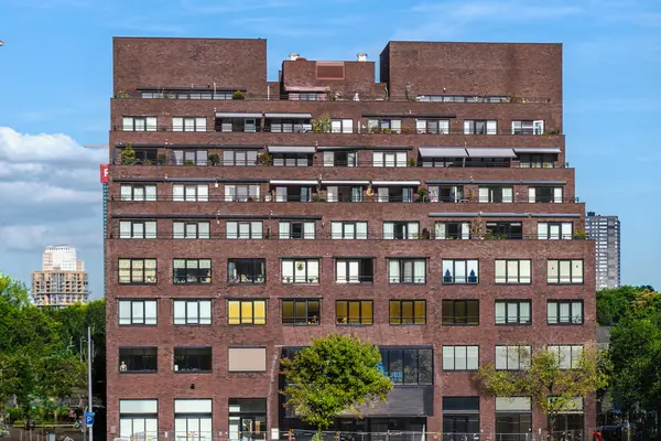 Sint-Jobskade 106, ROTTERDAM