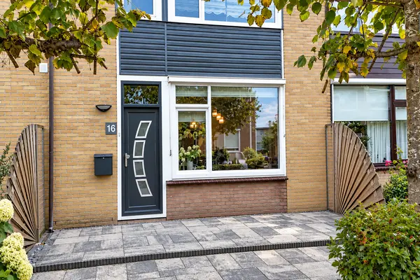 Leeuwerikstraat 16, ALBLASSERDAM