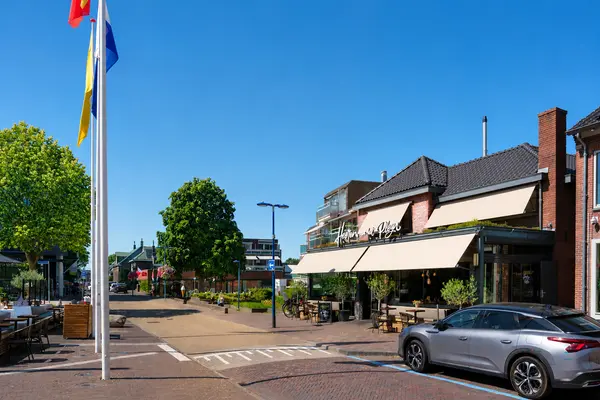 Leeuwerikstraat 16, ALBLASSERDAM