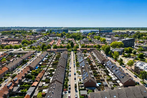 Leeuwerikstraat 16, ALBLASSERDAM