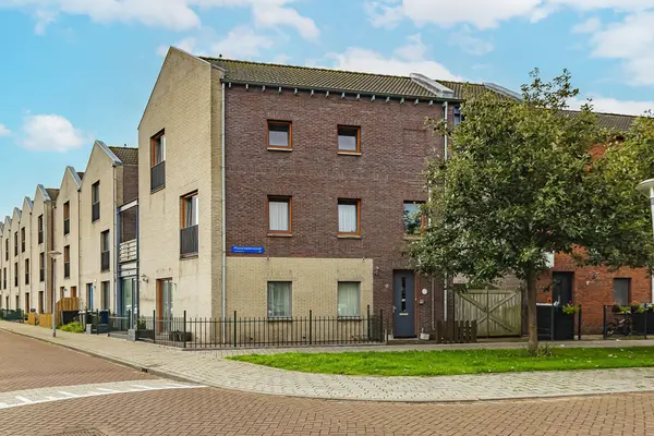 Mazureplantsoen 42, Almere
