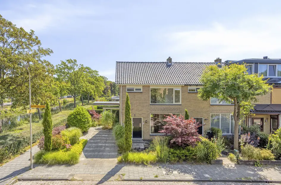 J.J. van Nesstraat 1 in Castricum