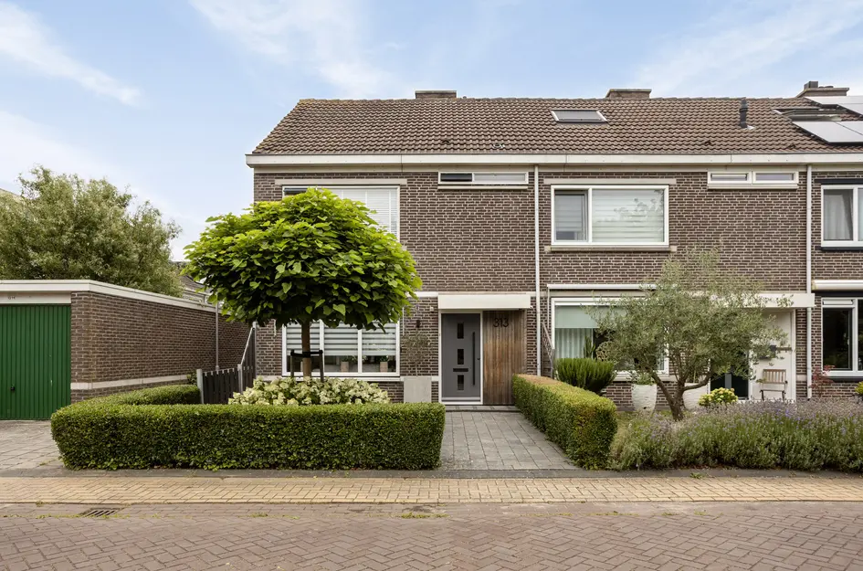 Prof ten Doesschatestraat 313 in Heemskerk