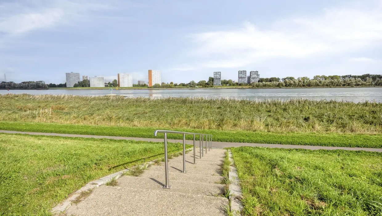 Maasboulevard 132, SPIJKENISSE foto 1