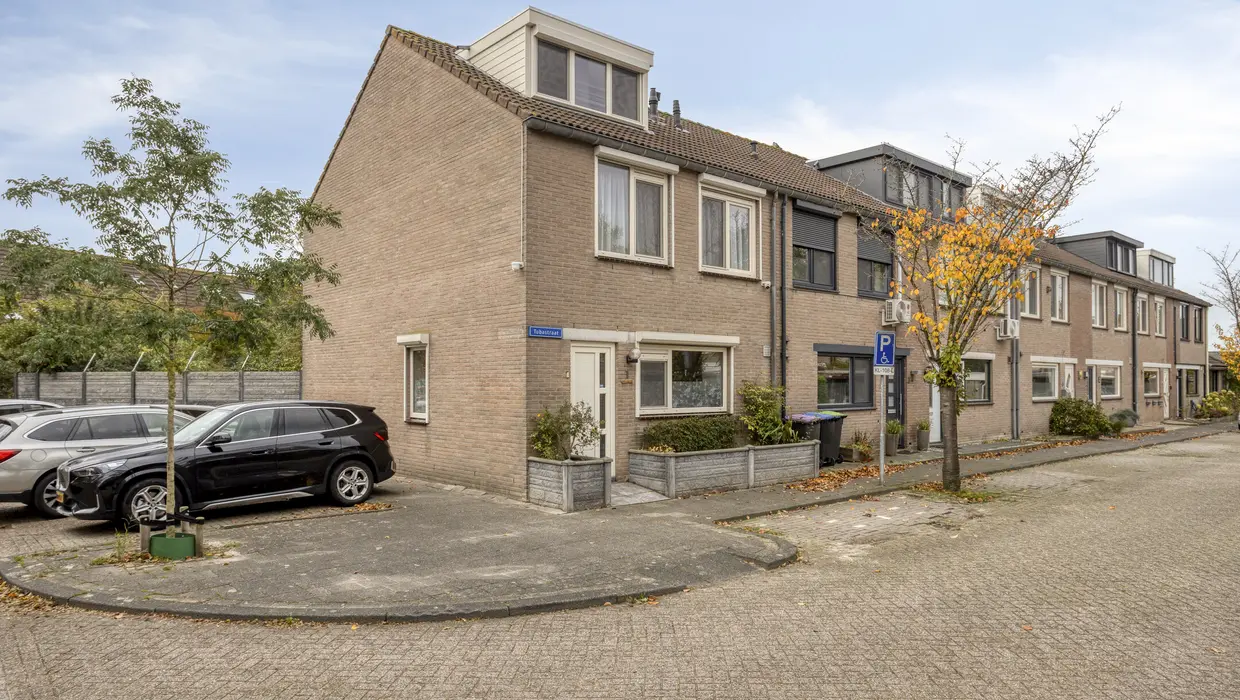 Tubastraat 1, SPIJKENISSE foto 0