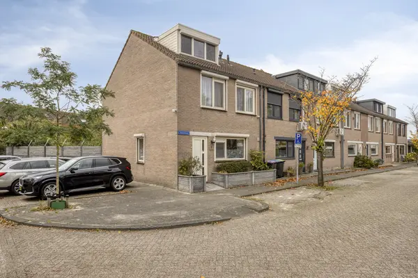 Tubastraat 1, SPIJKENISSE