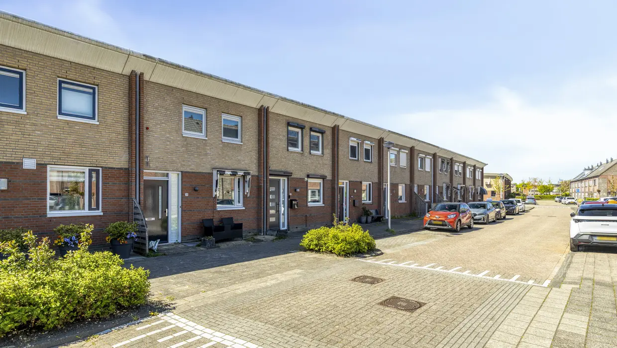 Marguerite Durasstraat 32, SPIJKENISSE foto 0