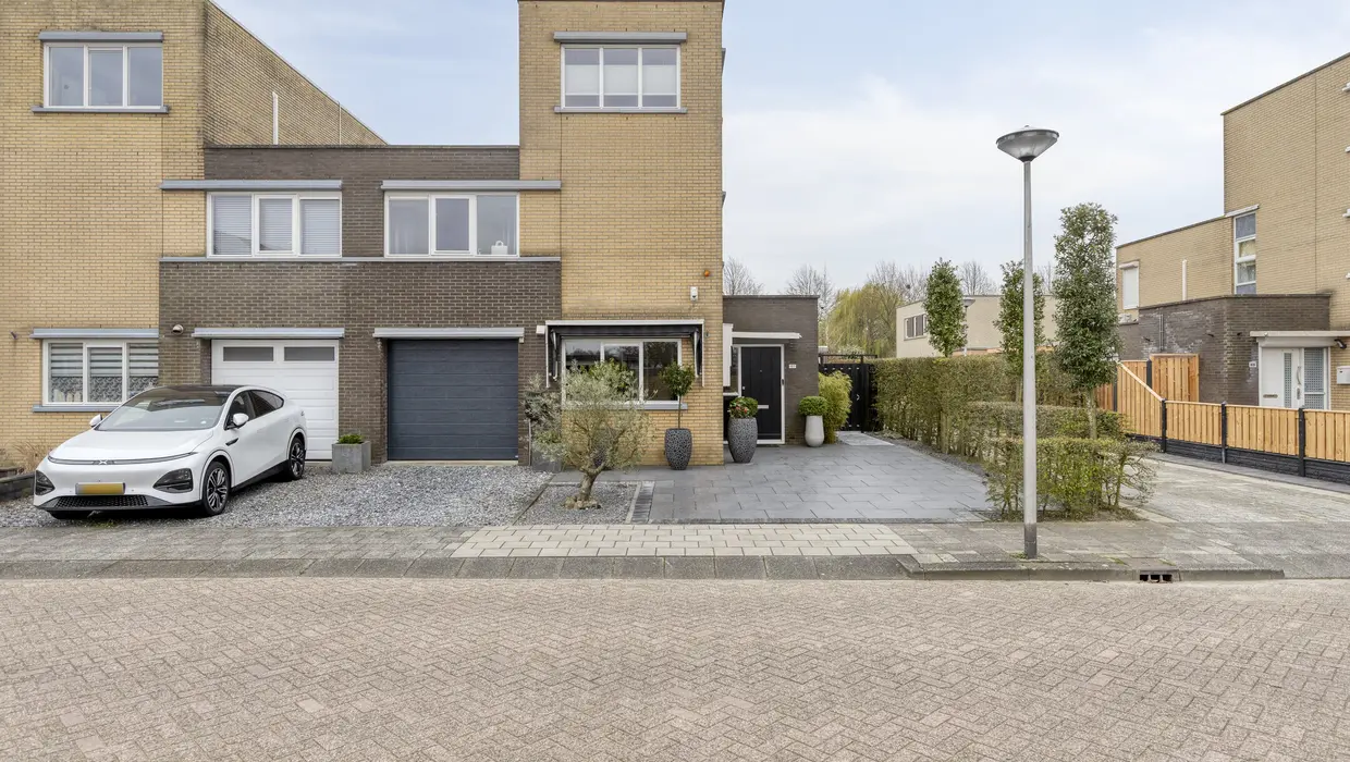 Anne Frankstraat 107, SPIJKENISSE foto 0