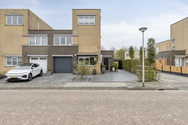 Anne Frankstraat 107, SPIJKENISSE