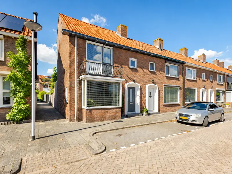 Adama van Scheltemastraat 10, Sliedrecht