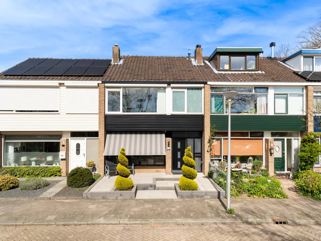 Warmoeziershof 31, HENDRIK-IDO-AMBACHT