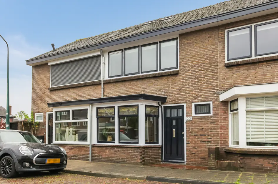 Burg. Schalijstraat 22