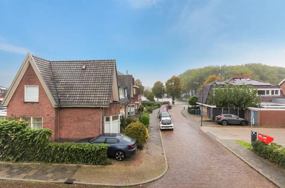 Burg. Schalijstraat 22