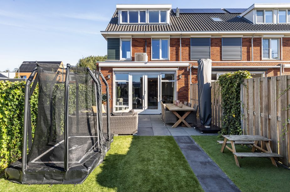 Hoekwoning te koop: Laan van Braets 83, Dordrecht