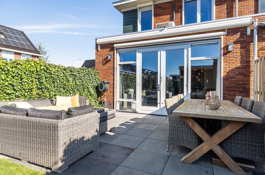 Hoekwoning te koop: Laan van Braets 83, Dordrecht