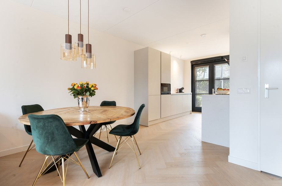 Tussenwoning te koop: Laan van Londen 1820, Dordrecht