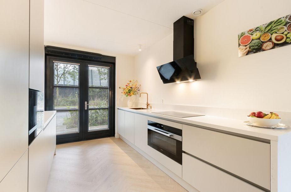 Tussenwoning te koop: Laan van Londen 1820, Dordrecht