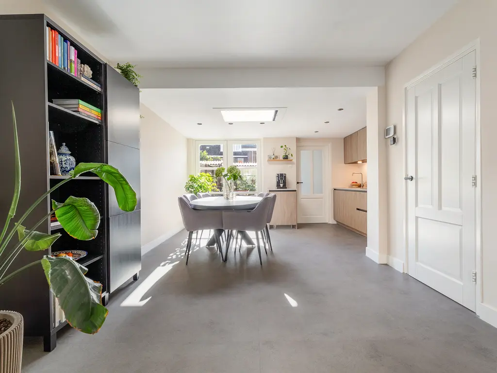Van Alkemadestraat 10, TILBURG
