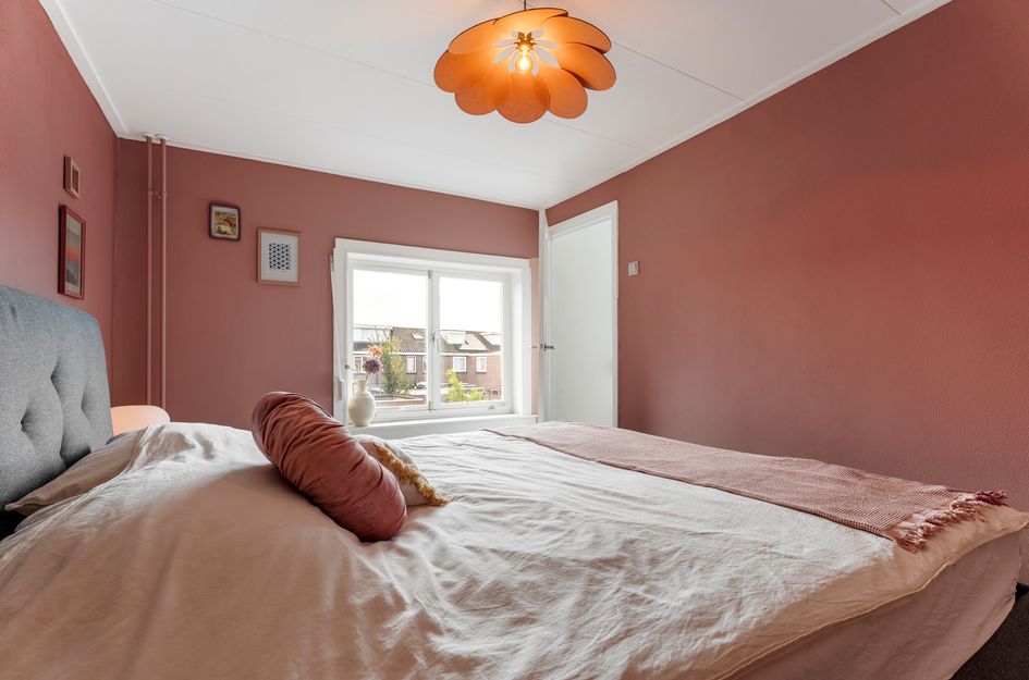 Tussenwoning te koop: Van Alkemadestraat 10, Tilburg