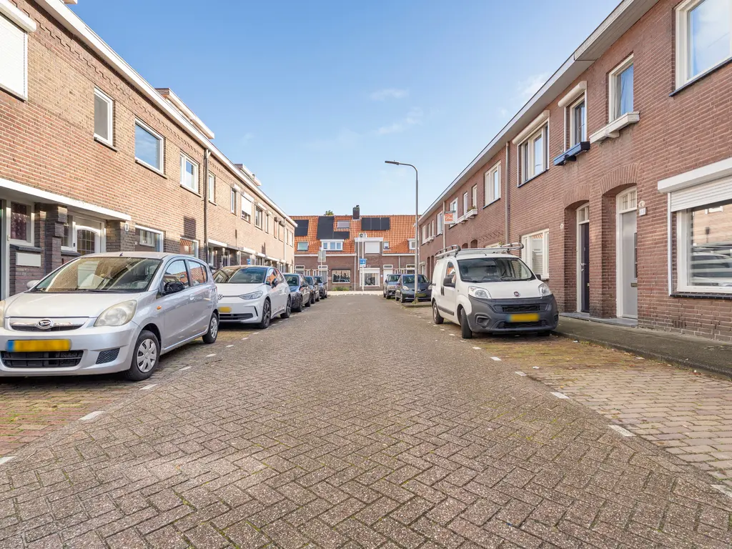 Van Alkemadestraat 10, TILBURG