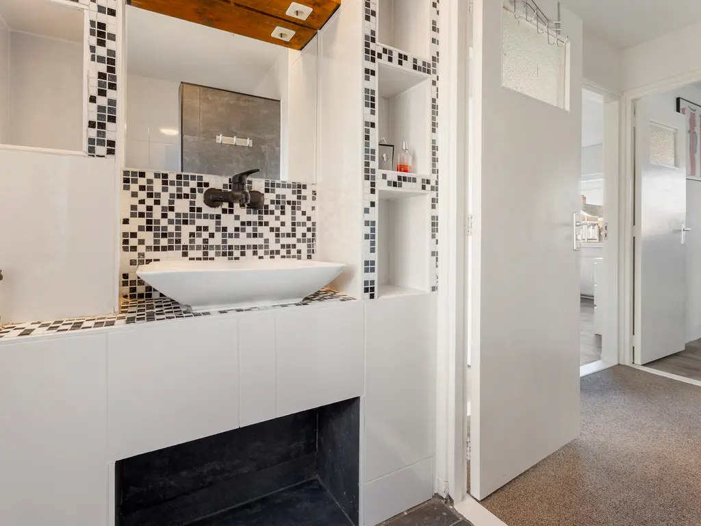 Bisschop van Zoesstraat 19b, TILBURG