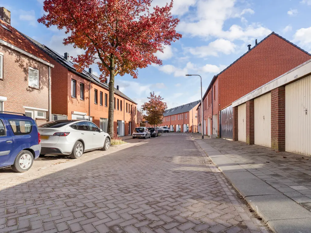 Bisschop van Zoesstraat 19b, TILBURG