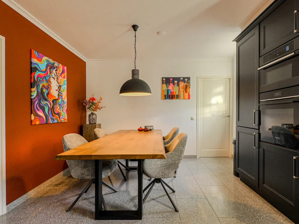 Molenakker 16, DEN HOUT