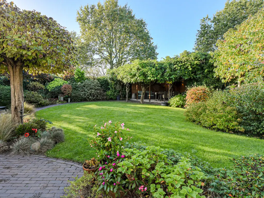 Molenakker 16, DEN HOUT