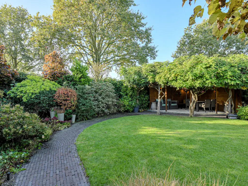 Molenakker 16, DEN HOUT