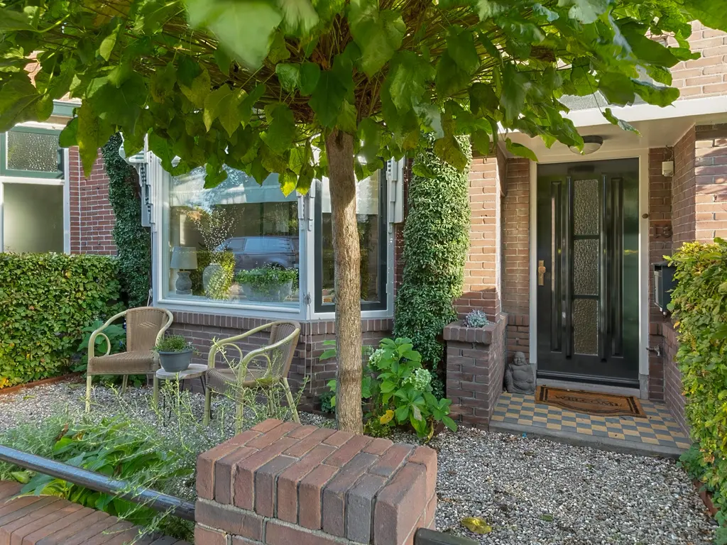 Stationsweg 13, BODEGRAVEN