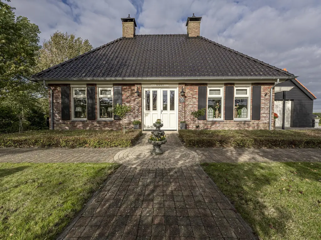 Nieuwendijk 10, ZUID-BEIJERLAND