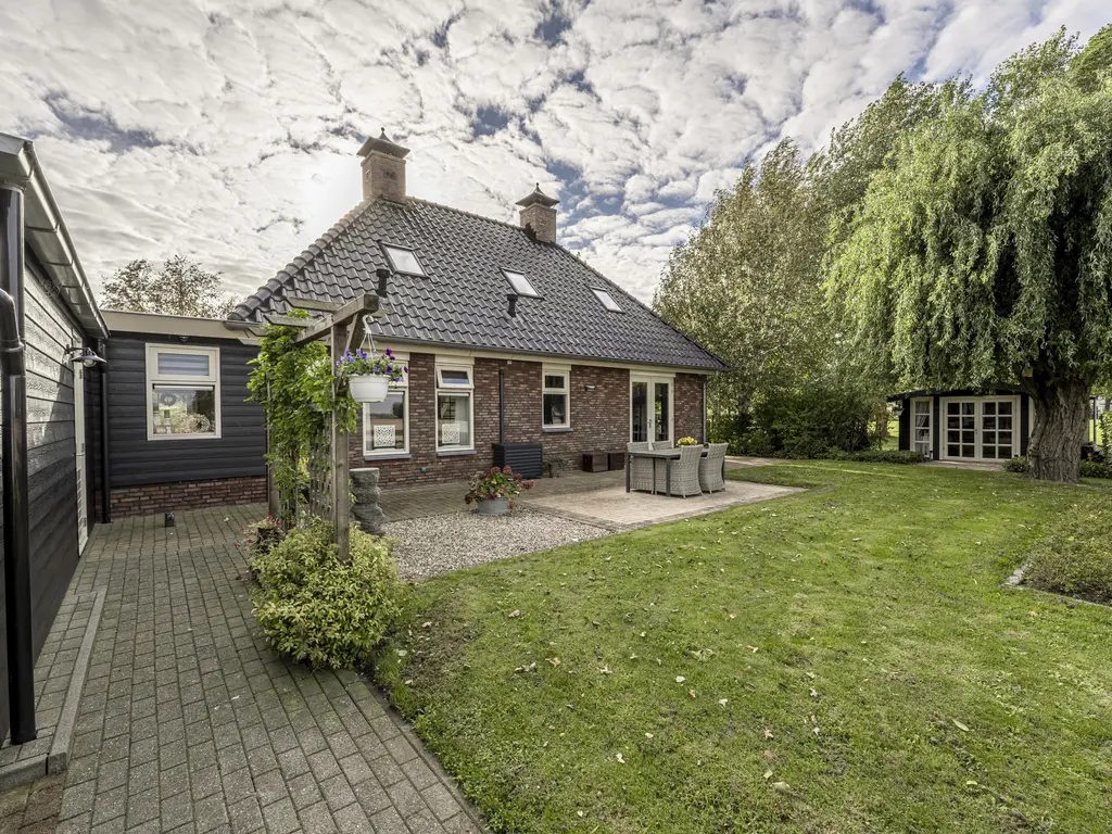 Nieuwendijk 10, ZUID-BEIJERLAND