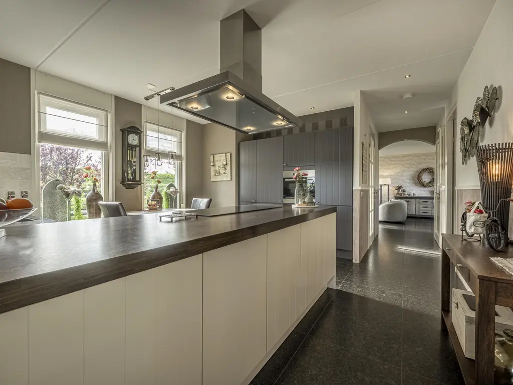 Nieuwendijk 10, ZUID-BEIJERLAND