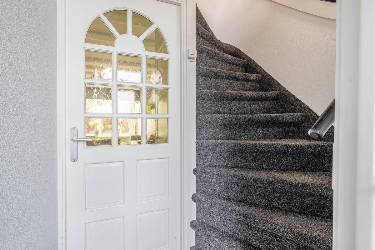 Tussenwoning te koop: Hobbemalaan 13, Krimpen Aan Den Ijssel