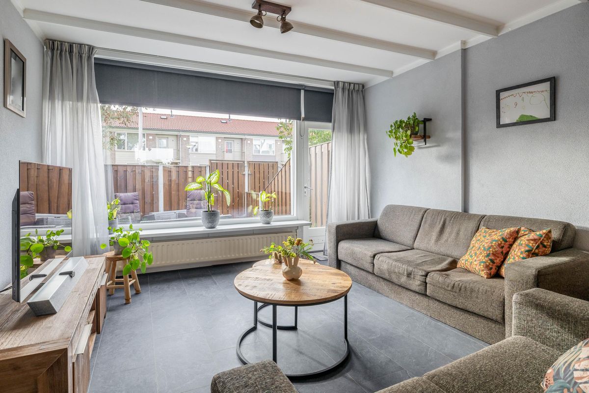 Tussenwoning te koop: Hobbemalaan 13, Krimpen Aan Den Ijssel