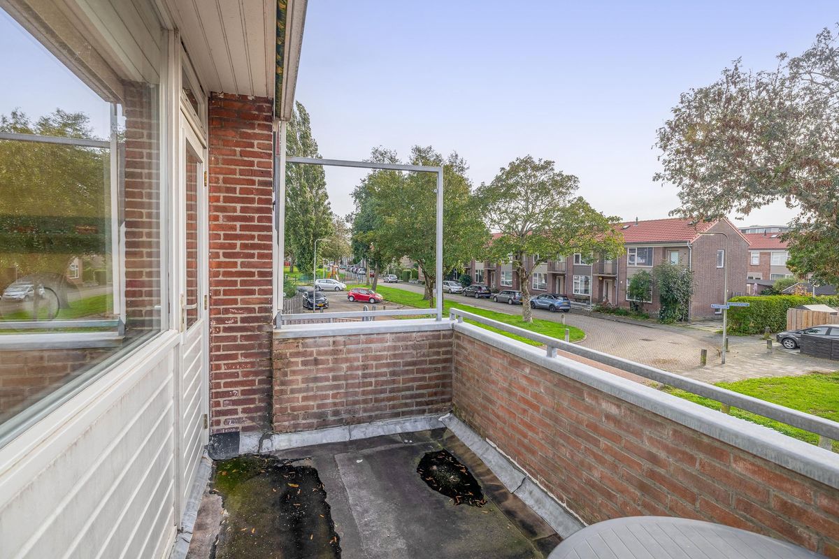 Tussenwoning te koop: Hobbemalaan 13, Krimpen Aan Den Ijssel