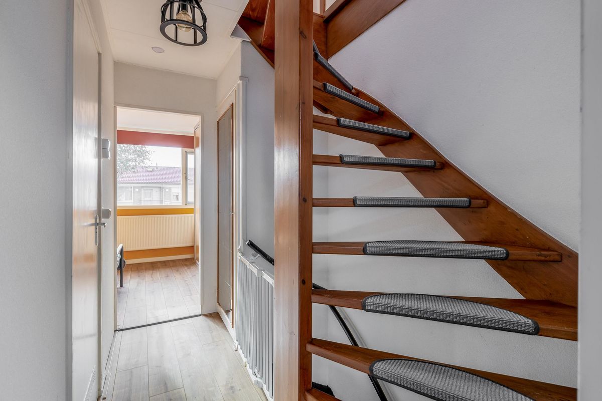 Tussenwoning te koop: Hobbemalaan 13, Krimpen Aan Den Ijssel