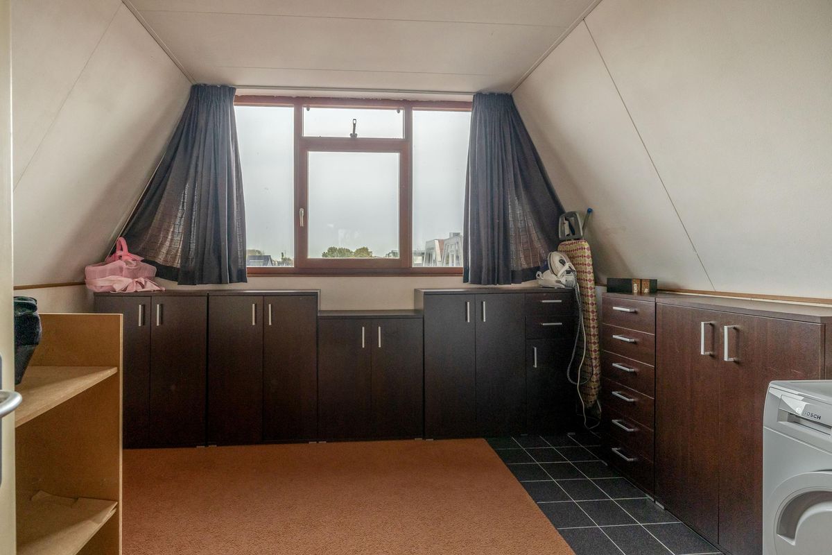 Tussenwoning te koop: Hobbemalaan 13, Krimpen Aan Den Ijssel