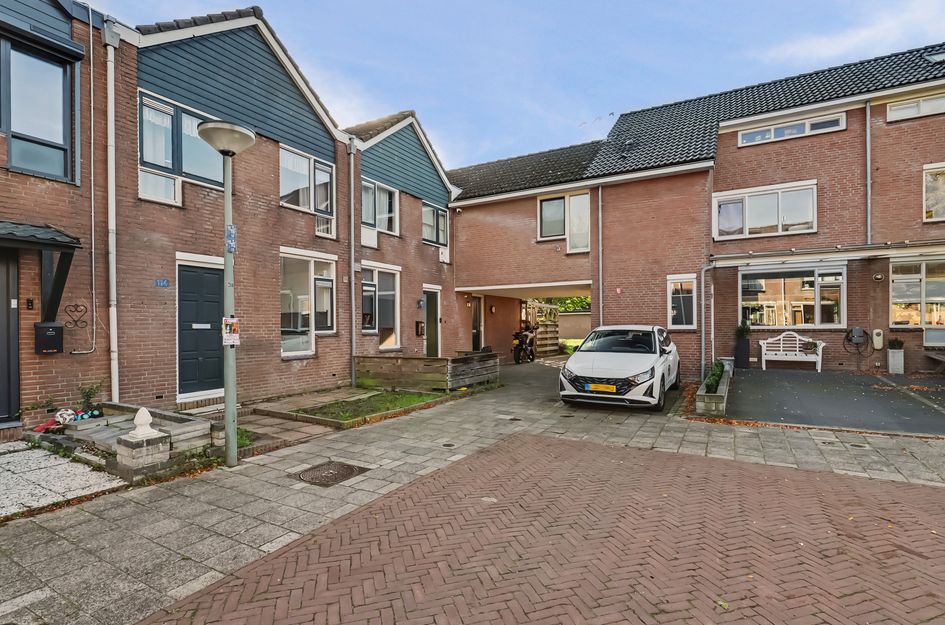 Tussenwoning te koop: Cannenburg 114, Dordrecht
