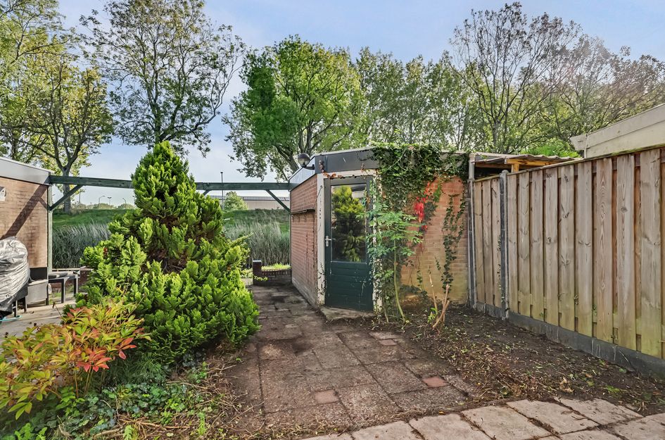 Tussenwoning te koop: Cannenburg 114, Dordrecht