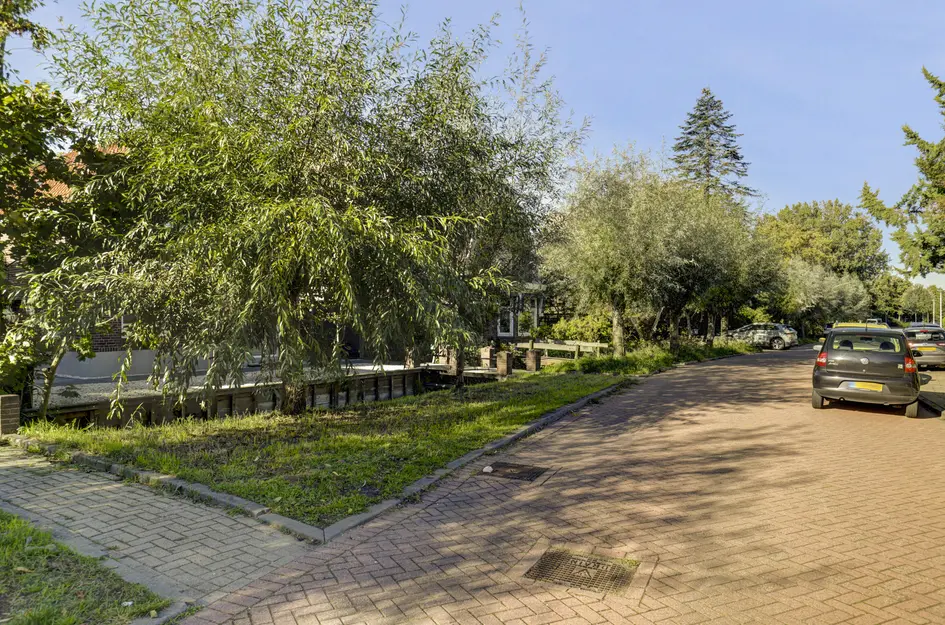 Schoorweg 24