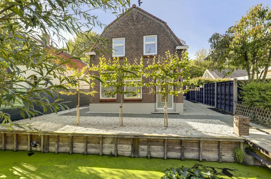 Schoorweg 24