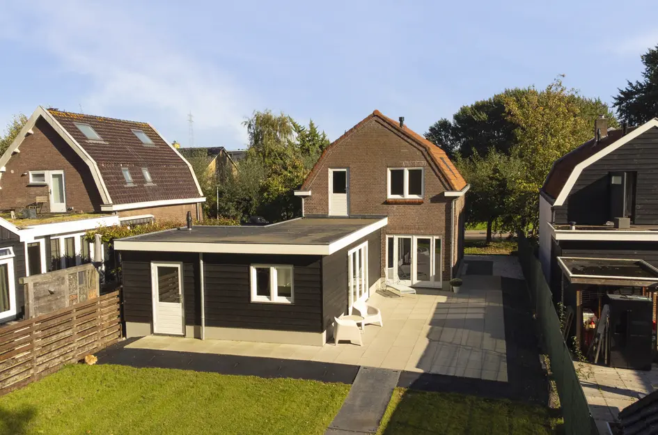 Schoorweg 24
