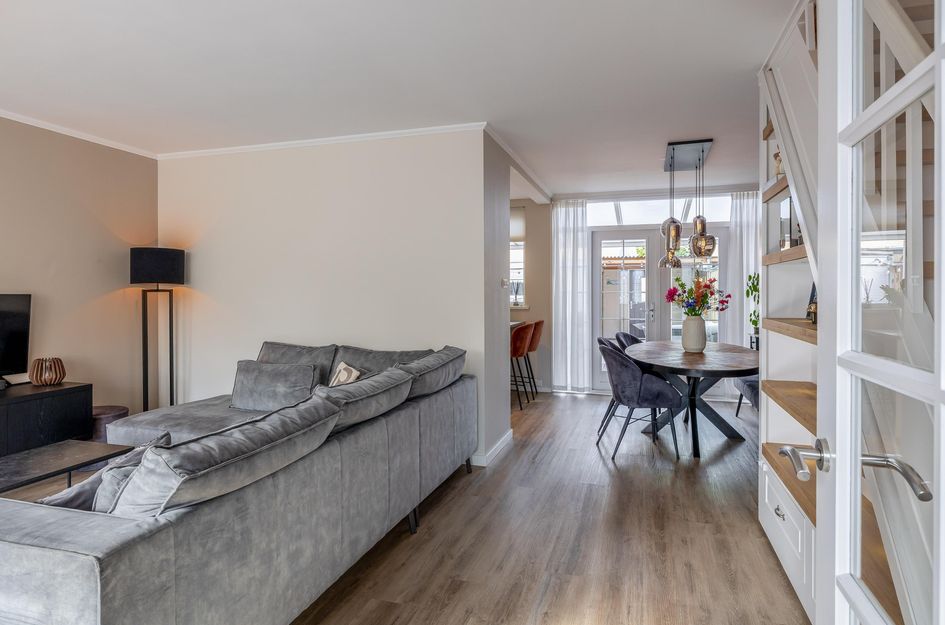 Tussenwoning te koop: Jacob Catsstraat 22, Hellevoetsluis