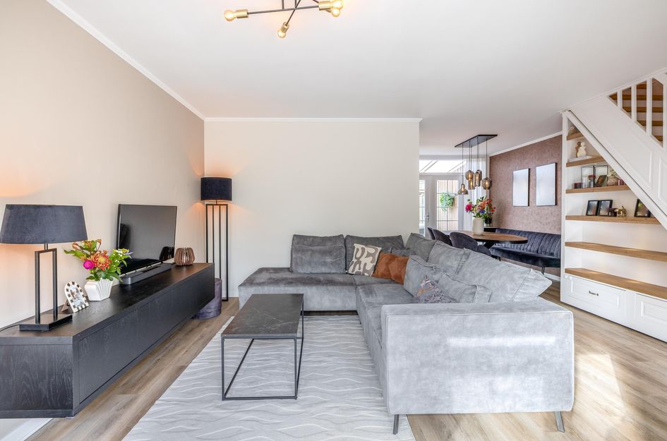 Tussenwoning te koop: Jacob Catsstraat 22, Hellevoetsluis